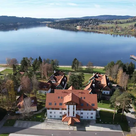 Apartmany U Plaze Lipna - Riviera Lipno nad Vltavou Exterior photo